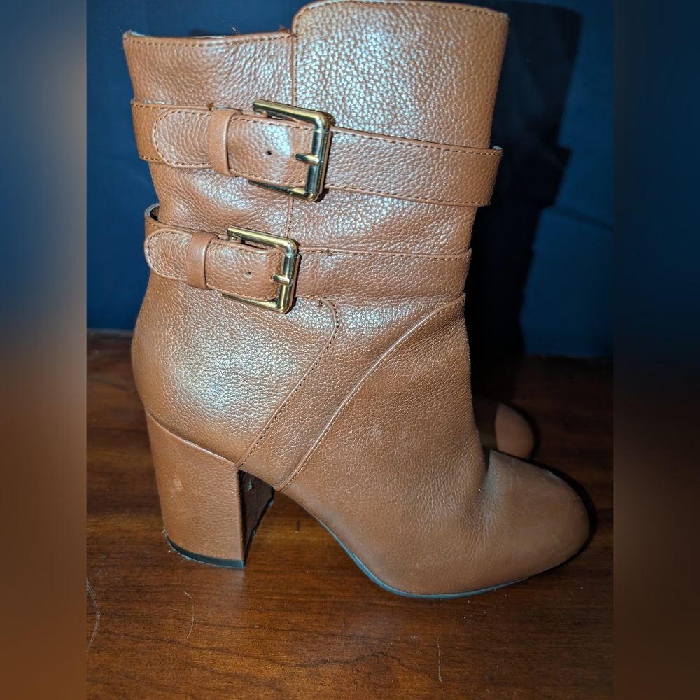 Nine West Nogettuff brown leather ankle boot with buckle and zip closure